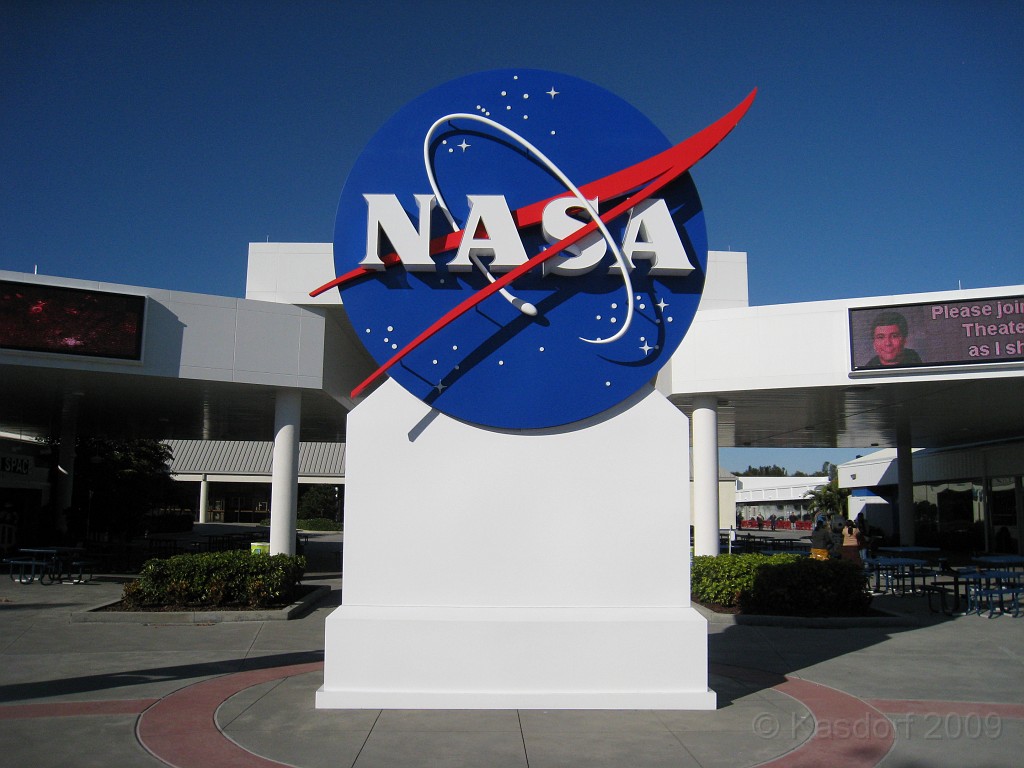 Disney 2010 D2 0610.jpg - January 9-11, 2010 Disney World Florida. Went to run the marathon. Sunday 5:40 AM start the race! Finish, go take a hot shower! Paul drove us over to Kennedy Space Center. Then buffet at Animal Kingdom for dinner!